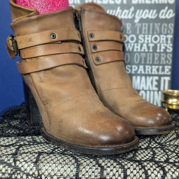 Freebird by Steven Shoes - Freebird Blaze Nubuck Leather Ankle Boots Women’s 9 Zip Booties Distressed